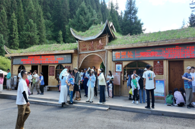 暑期黃龍景區牟尼溝二道海迎旅游高峰，精細化管理與服務保障游客體驗